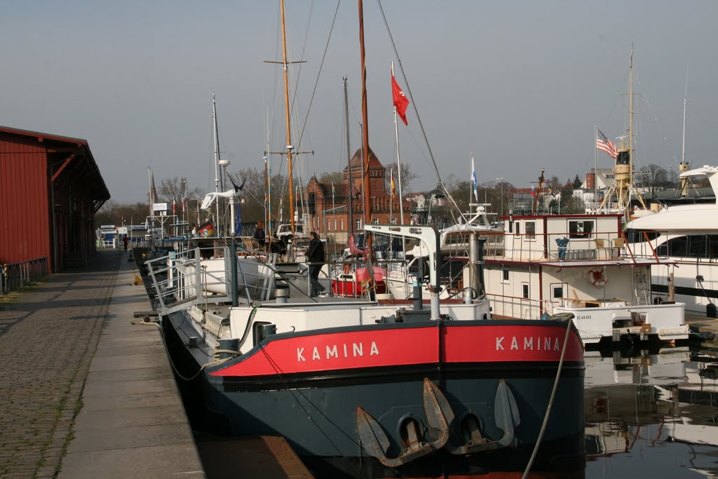 Hotelschiff KAMINA, unser Geheimtipp in Lübeck by Kunstmalernf