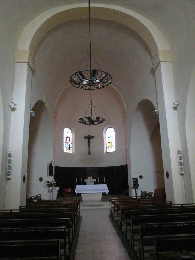 L'intérieur de l'église de Saint-Jean-de-Maruéjols, département Gard, France by David Jimmink