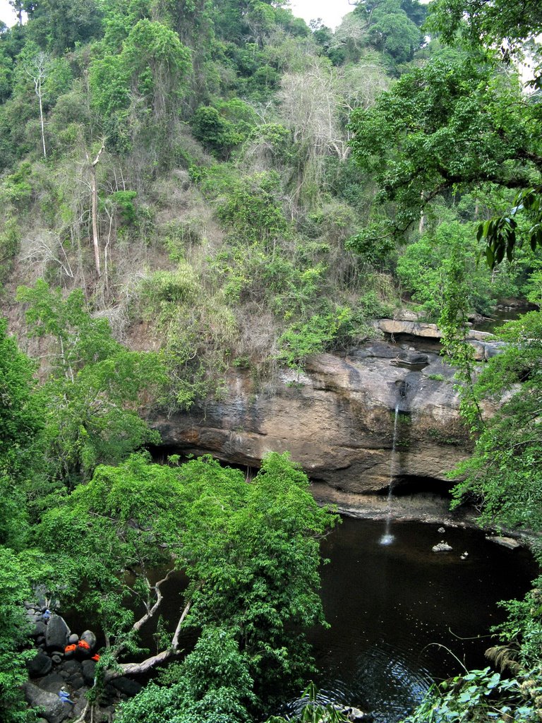 Haew Suwat waterfall in the dry season... only a trickle by fotokönig