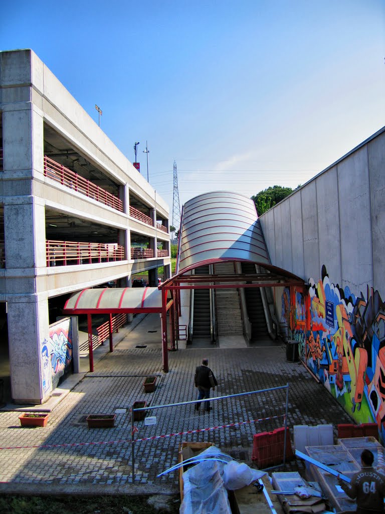 The last station of underground, Roma, 05.2009 by >Mariyana Mirando