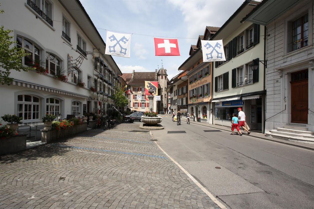 High street (Städti), Wangen an der Aare, Switzerland by Tom Waugh