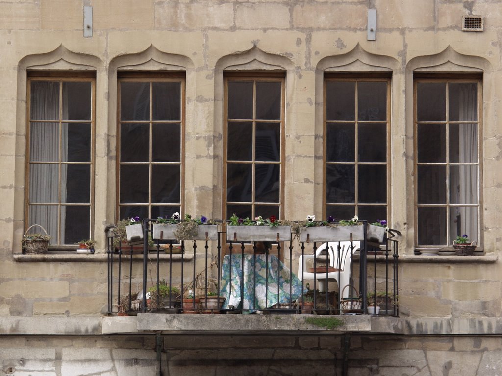 Balcon Place du Bourg-de-Four by www.cri.ch -- Christ…