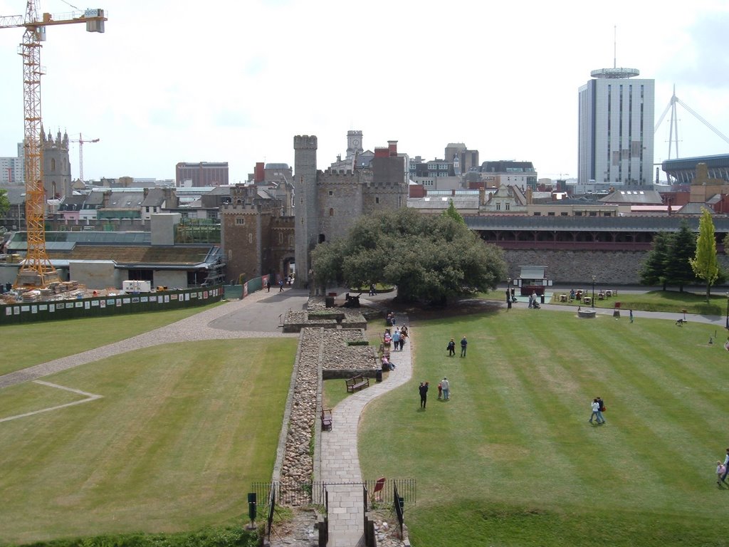 Cardiff Castle - millenium magic weekend by dervish63