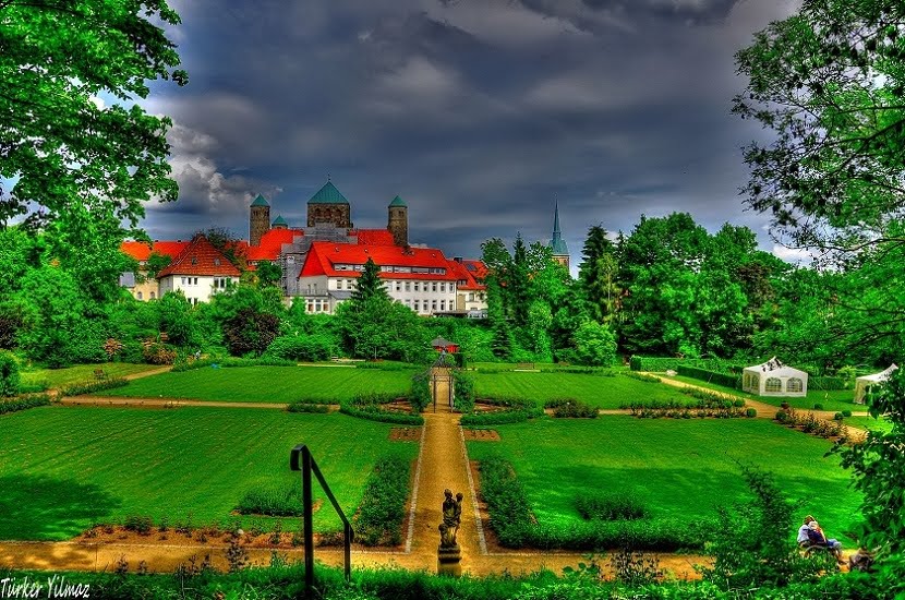 Magdalenengarten Hildesheim by turker yilmaz