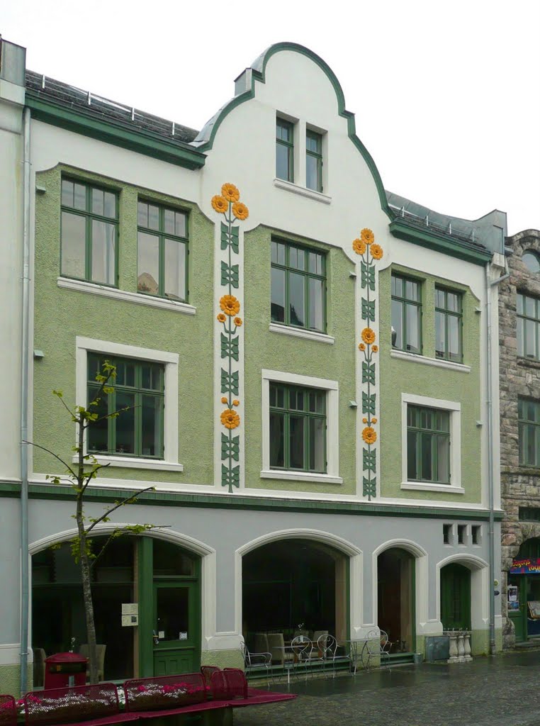 Ålesund, palazzotto stile Jugendstil by Aldo Ferretto