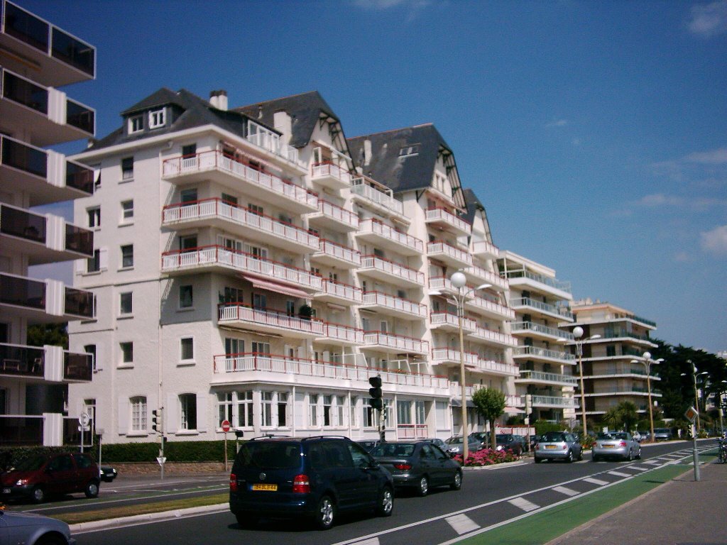 La Baule Promenade by Trucker-Andy