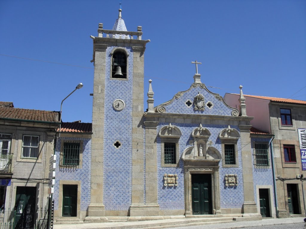 Blue tiled church in Vouzela by gordo1958