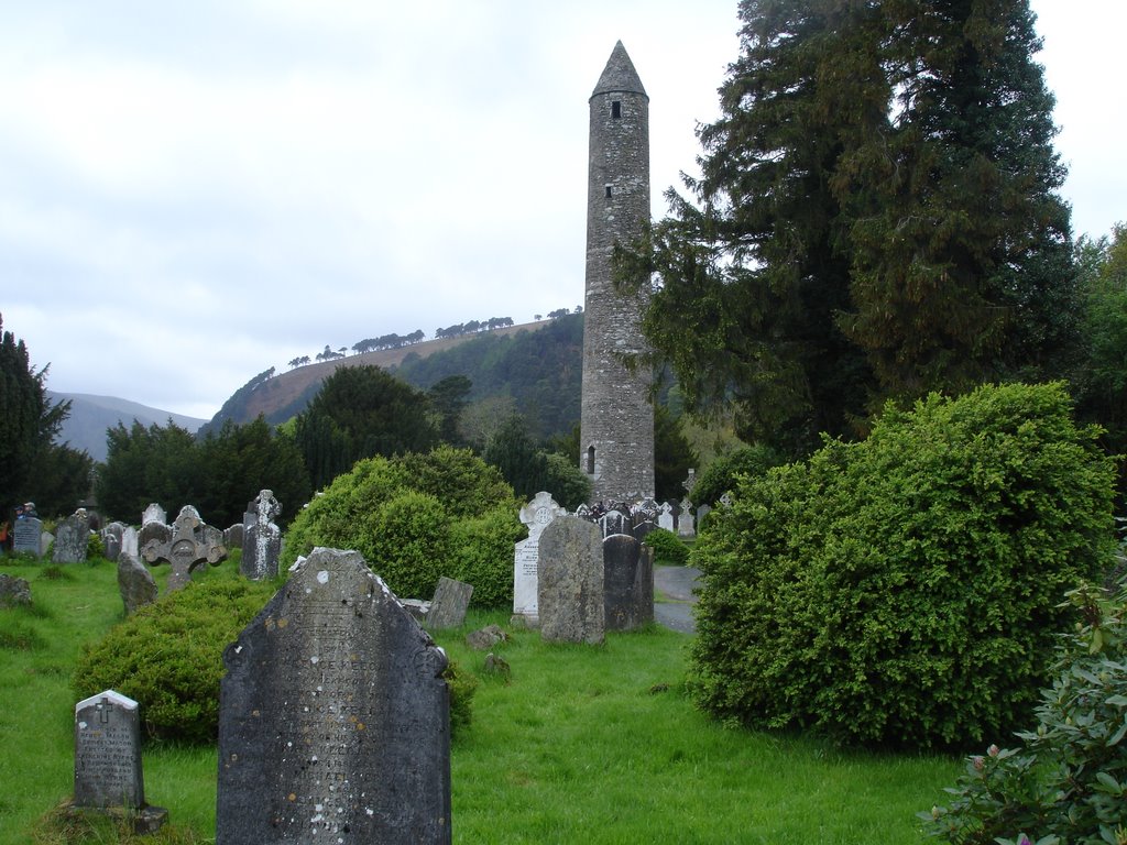 Glendalough Roundtower by m.gold