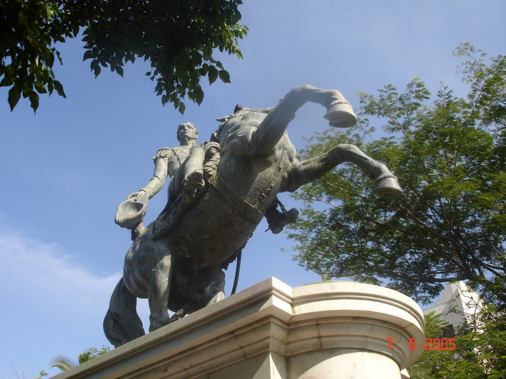 Santa Marta.Estatua ecuestre Simon Bolivar II by fontriego