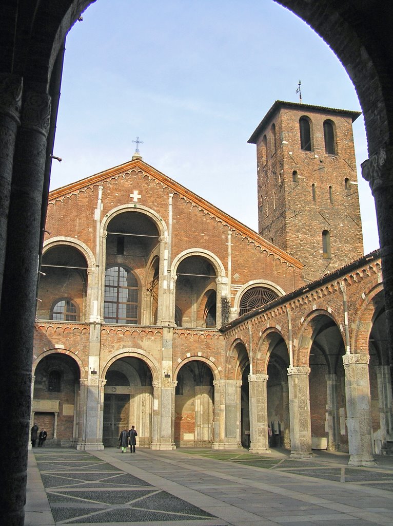 Basilica di Sant' Ambrogio by Arno Akkermans