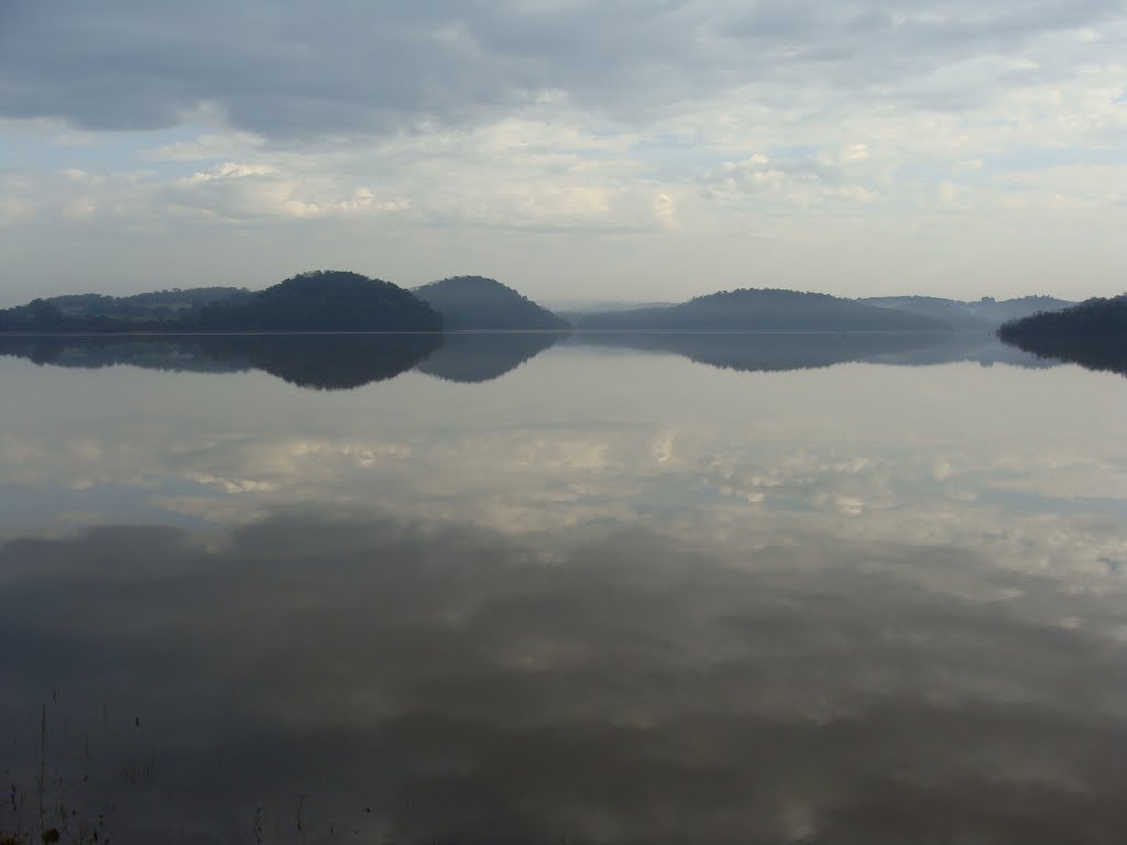 Enseada do Cond. Lago Dourado na represa do Passo Real (RS) by Leandro_Rota