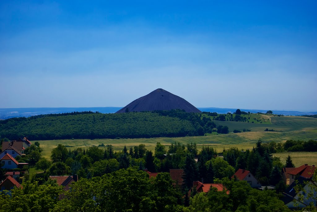 Industriedenkmal „Hohe Linde“ Kegelhalde by Frank H. aus B.