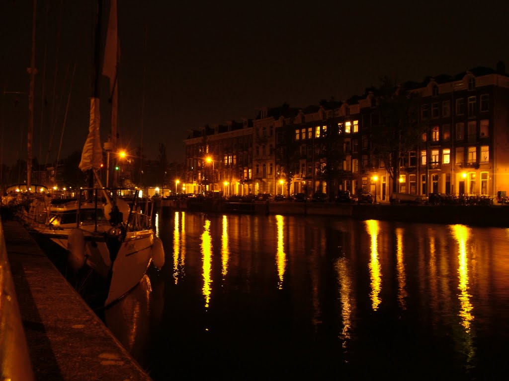 Amsterdam, Houtmankade bij nacht by nievotus