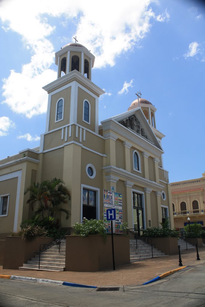 Iglesia Católica De la Candelaria-Mayaguez 2010 by Ricardo David Jusino