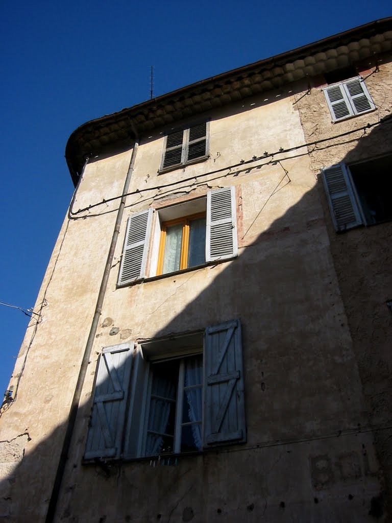 Entrecasteaux, façades by Lapsang Souchong