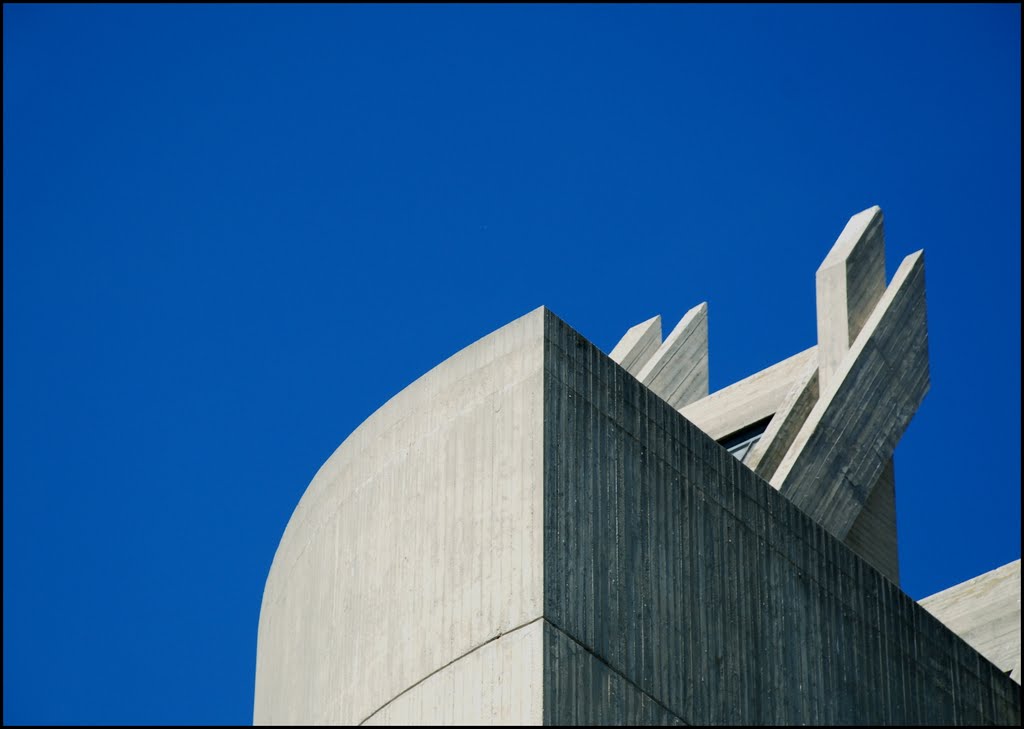 Torre nel blu. by ©Bruno Tortarolo