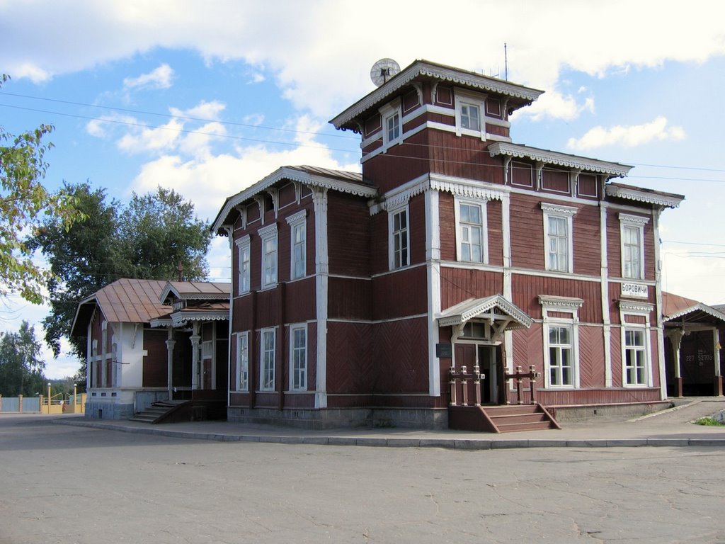 Borovichi station by M. Ivanov