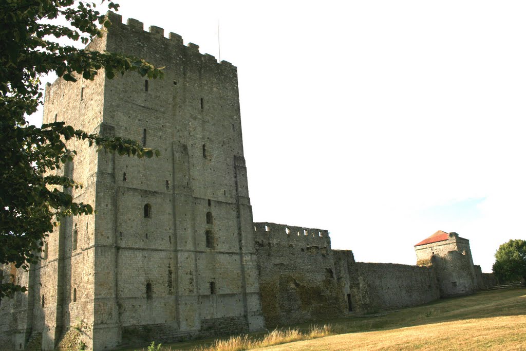 Portchester Castle by keepclicking