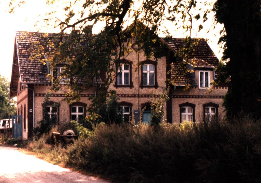 Miercezien (Martenthin): house of the estate administrator by Hans-Dieter Wallschlaeger