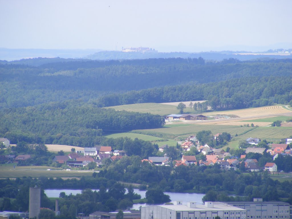 Blick nach Coburg, im Hintergrund die Veste Coburg by Edgar Bär