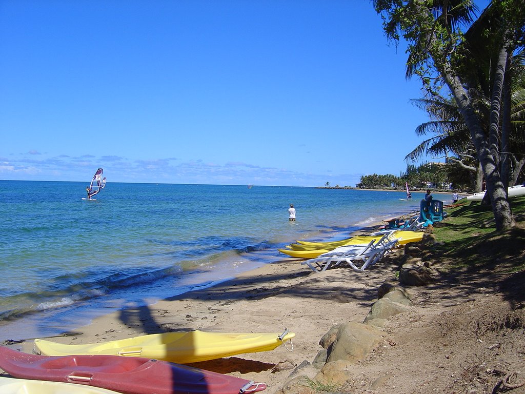 Promenade Roger Laroque, Noumea, New Caledonia by Olivier DCA