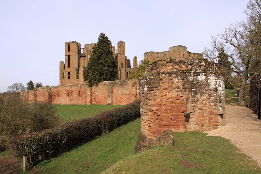 Kenilworth Castle by Graham Turnbull