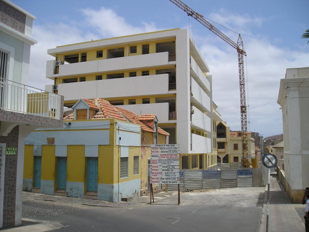 Mindelo, Centro Histórico, Palacio de Justica de S. Vicente, arquitecto: Adelino dos Santos - Historical city centre - Historisch stadscentrum by mario_monteiro