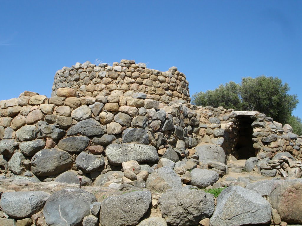 Nuraghe La Prisgiona by Marcello...