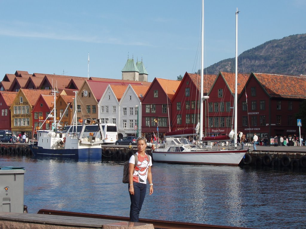 EL VIEJO MUELLE "BRYGGEN" - BERGEN by olonamdos