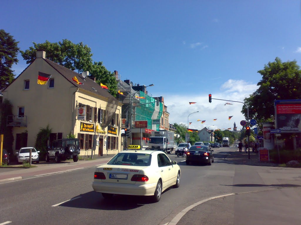 Bensberg, Kölner Str. Blick Richtung Innenstadt während WM 2010 by borsi112