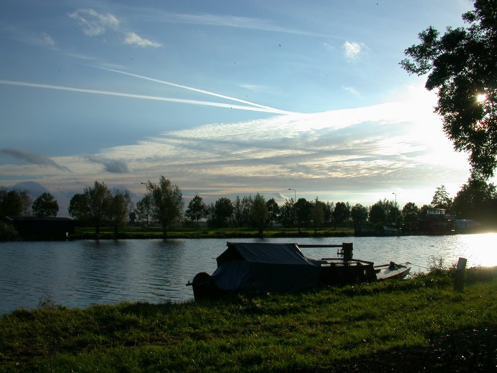 Zicht op de Oude rijn by Ruud van Dijk