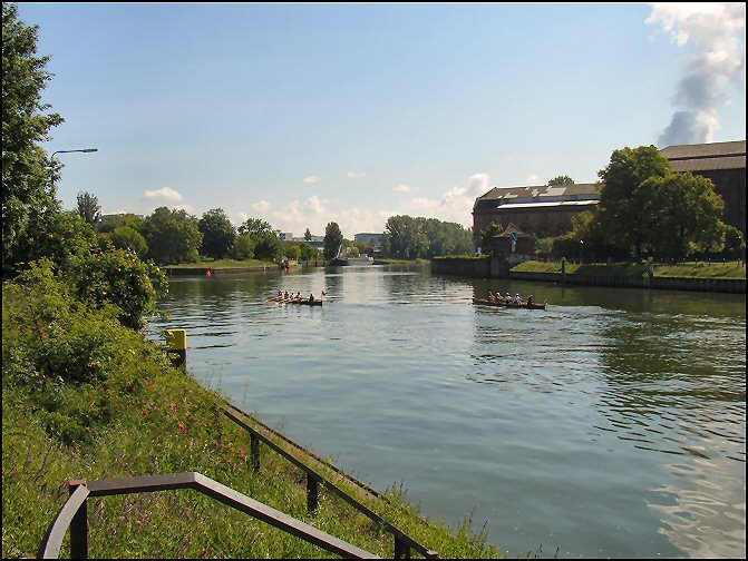 Berlin Spandau  ( ... hier fließt die Spree in die Havel ) by joergle44