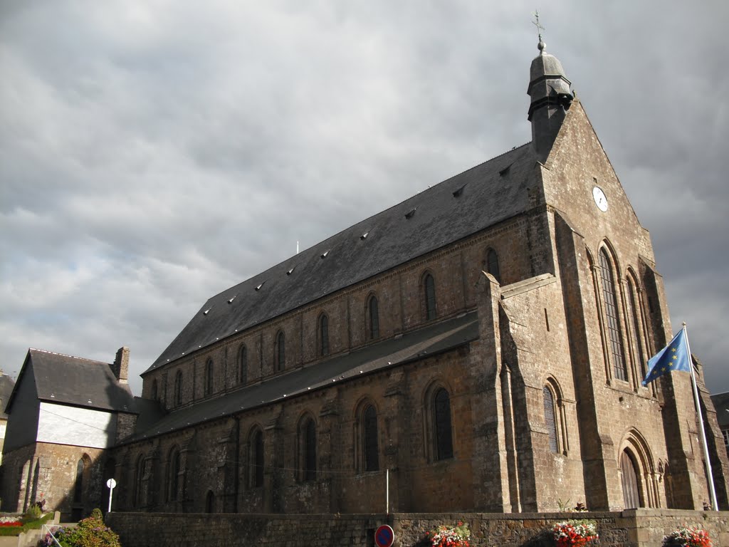 Collégiale St-Evroux 1 by Pelluet Alain