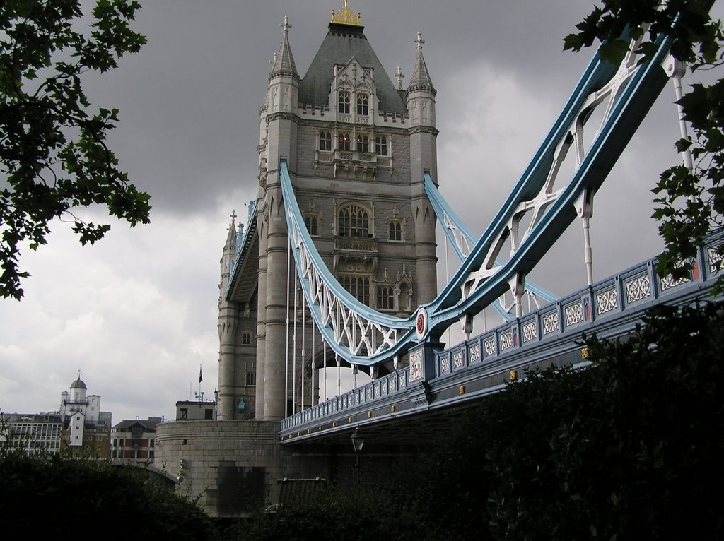 London Tower Bridge by Walter Scherb