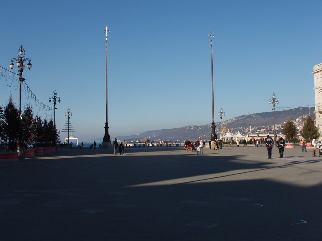 Piazza Unità d'Italia by Mario Trieste