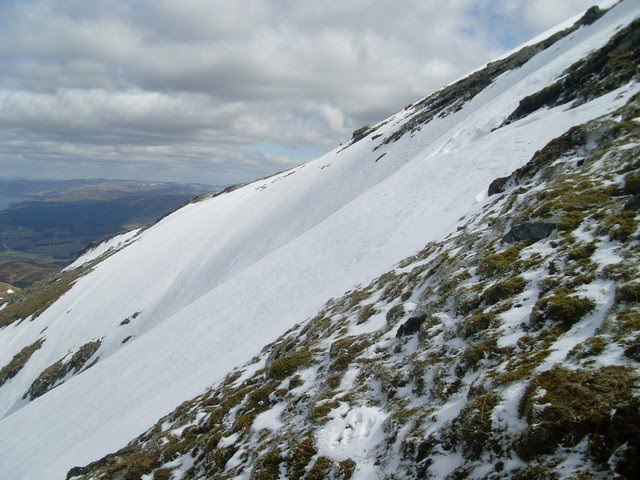 Snow near the Ben More summit by seventiescopshow