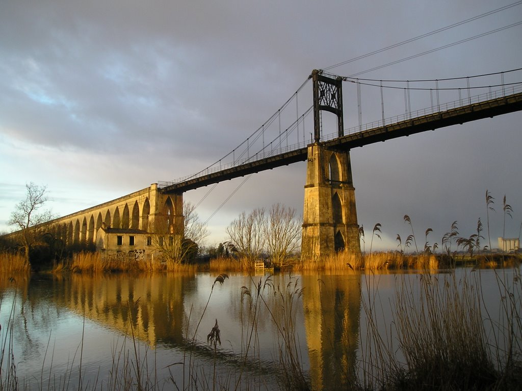 Pont de Tonnay-Charente by jbon