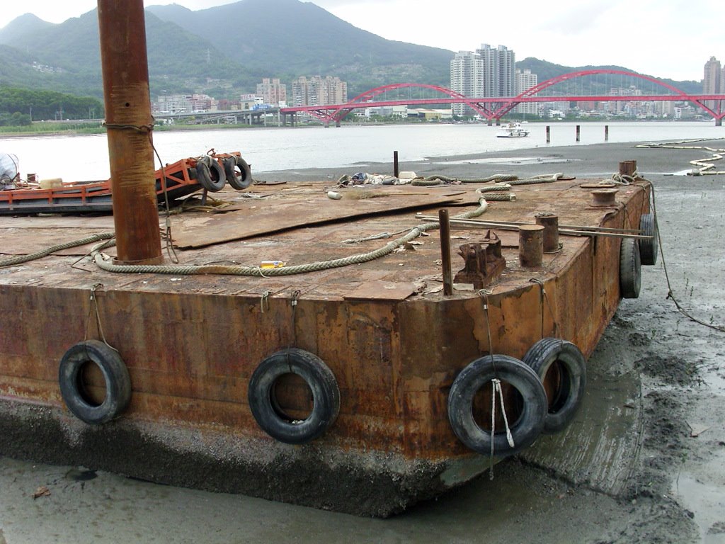 Guandu pier by rob YALE