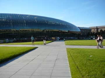 Chemins croisés sur la Place de la Gare (1) by zagreus