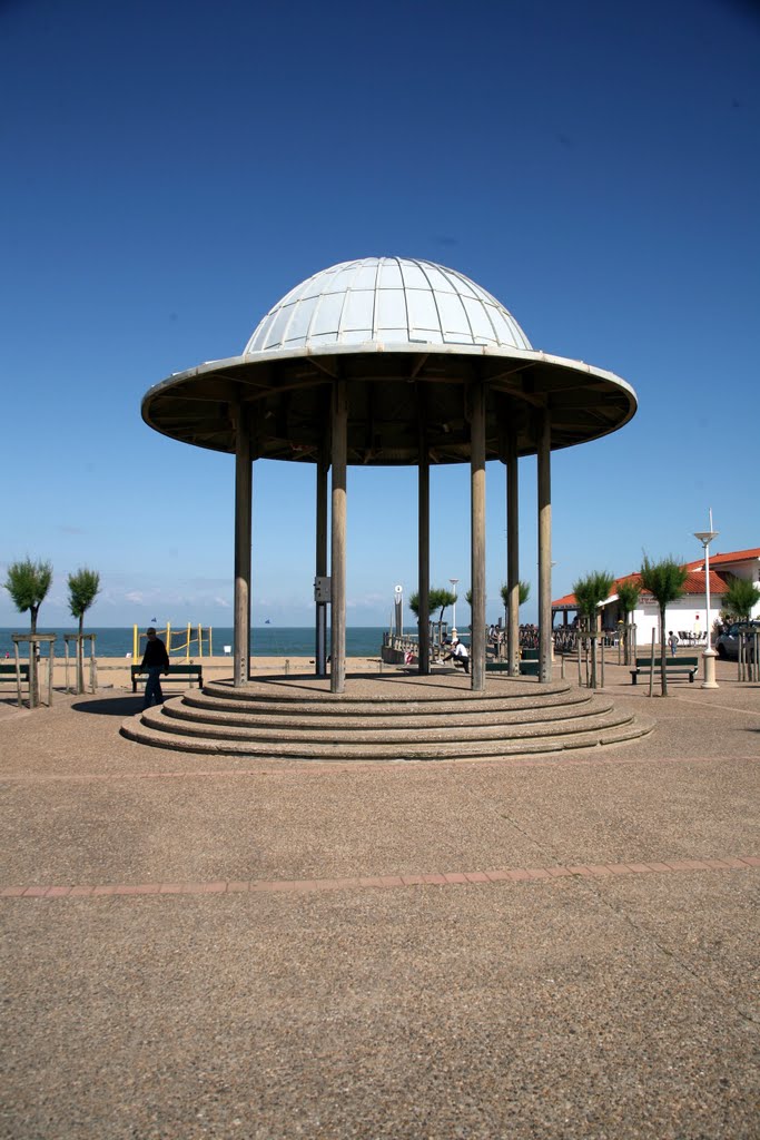 Anglet (Angelu), Pyrénées-Atlantiques, Aquitaine, France by Hans Sterkendries