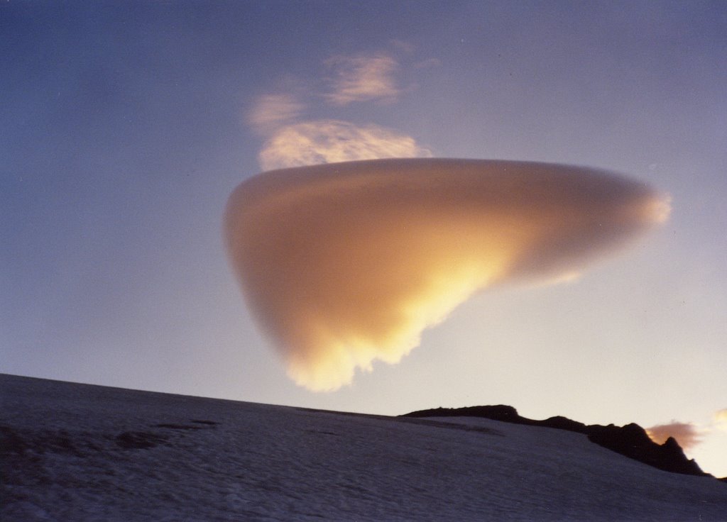 Lenticular over Mt. Rainier by Martin Pazzani