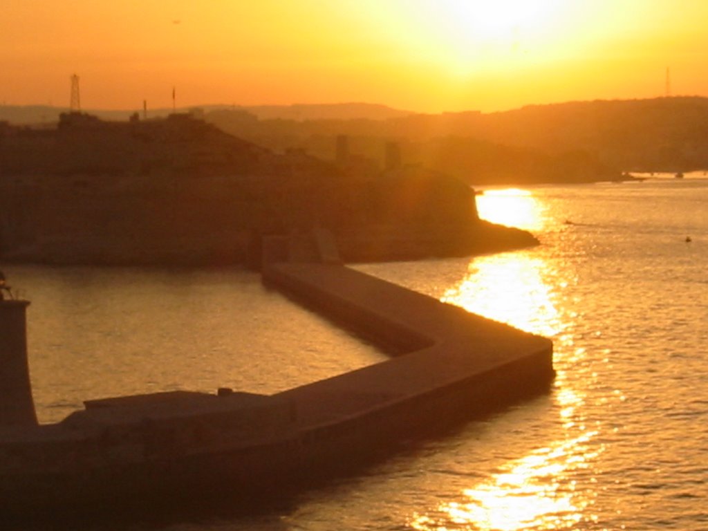 Valletta Sunset on the sea by lore1983