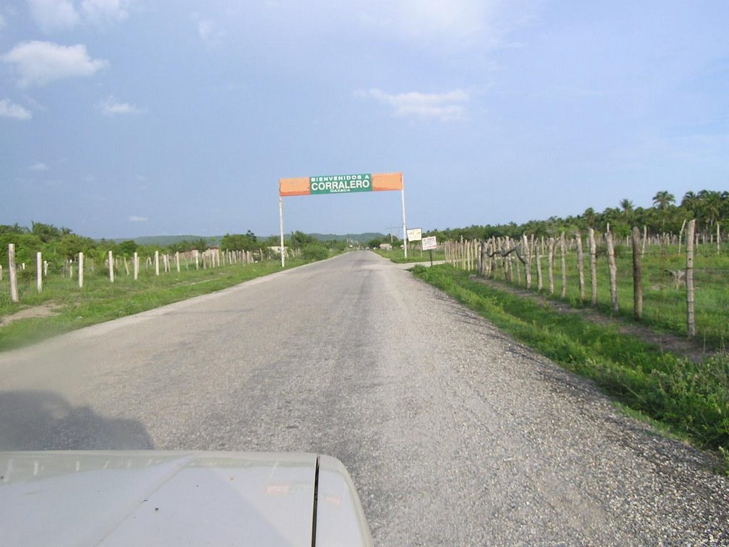 Entrada a Corralero by Adan Arias