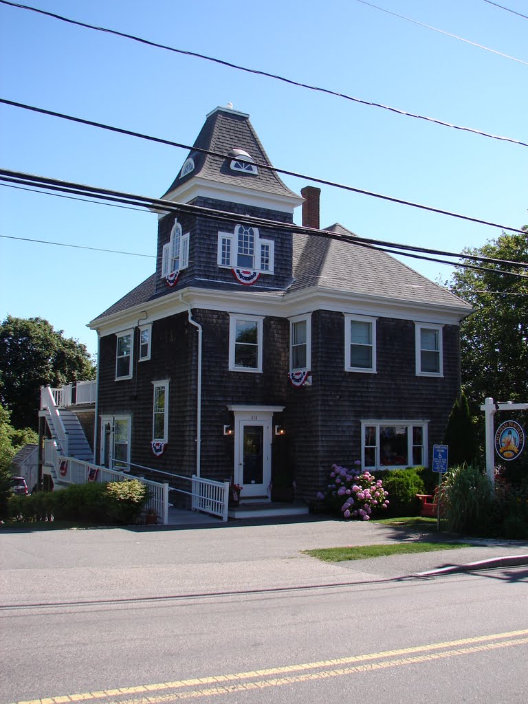 416 Main St (building was once located behind the Town Hall) by smmu