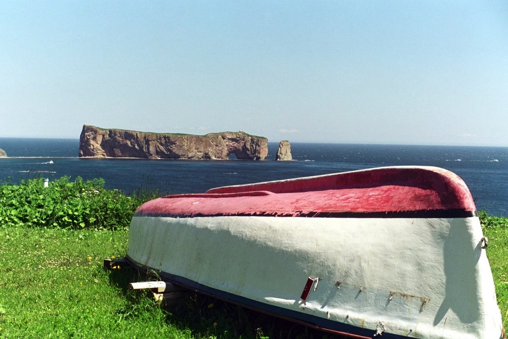 Rocher Percé, Gaspésie by Michel Monfette et T…