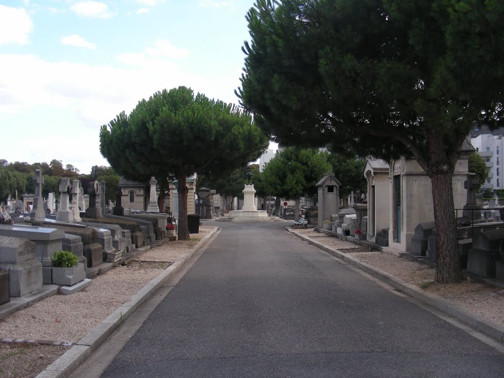 Saint-Denis, cimetière by AnthonyC