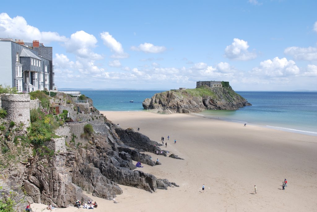 Tenby Beach by waynekinson