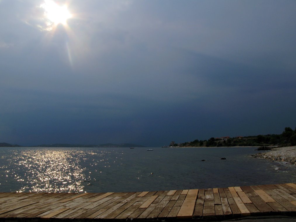 Plage d'Ouranoupolis avant l'orage 3 by wx