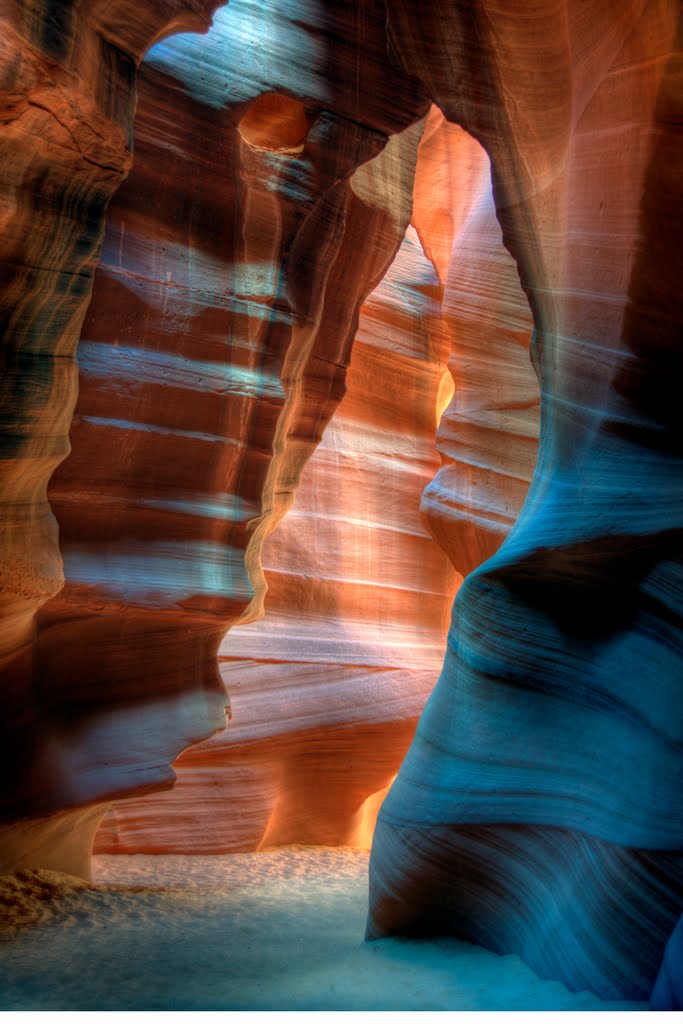 Upper Antelope Slot Canyon by Faryndale