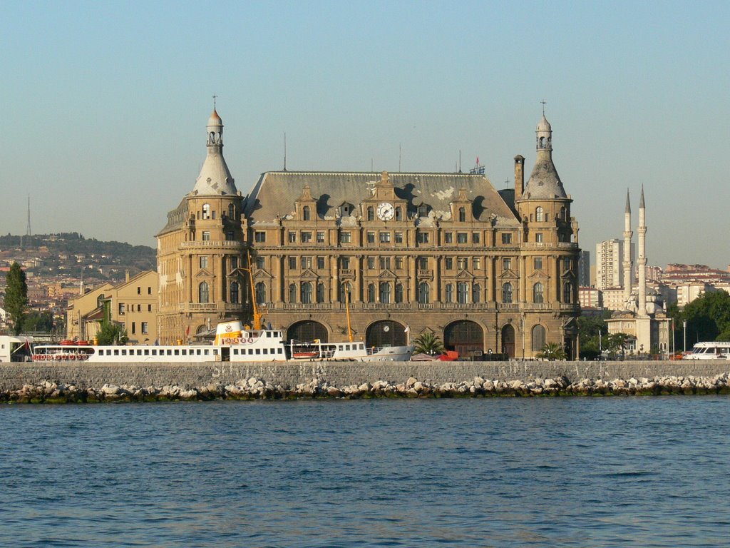 Haydarpaşa İstanbul by Hikmet Sarisu